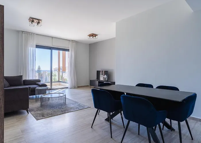 Pearl Luxury Family *